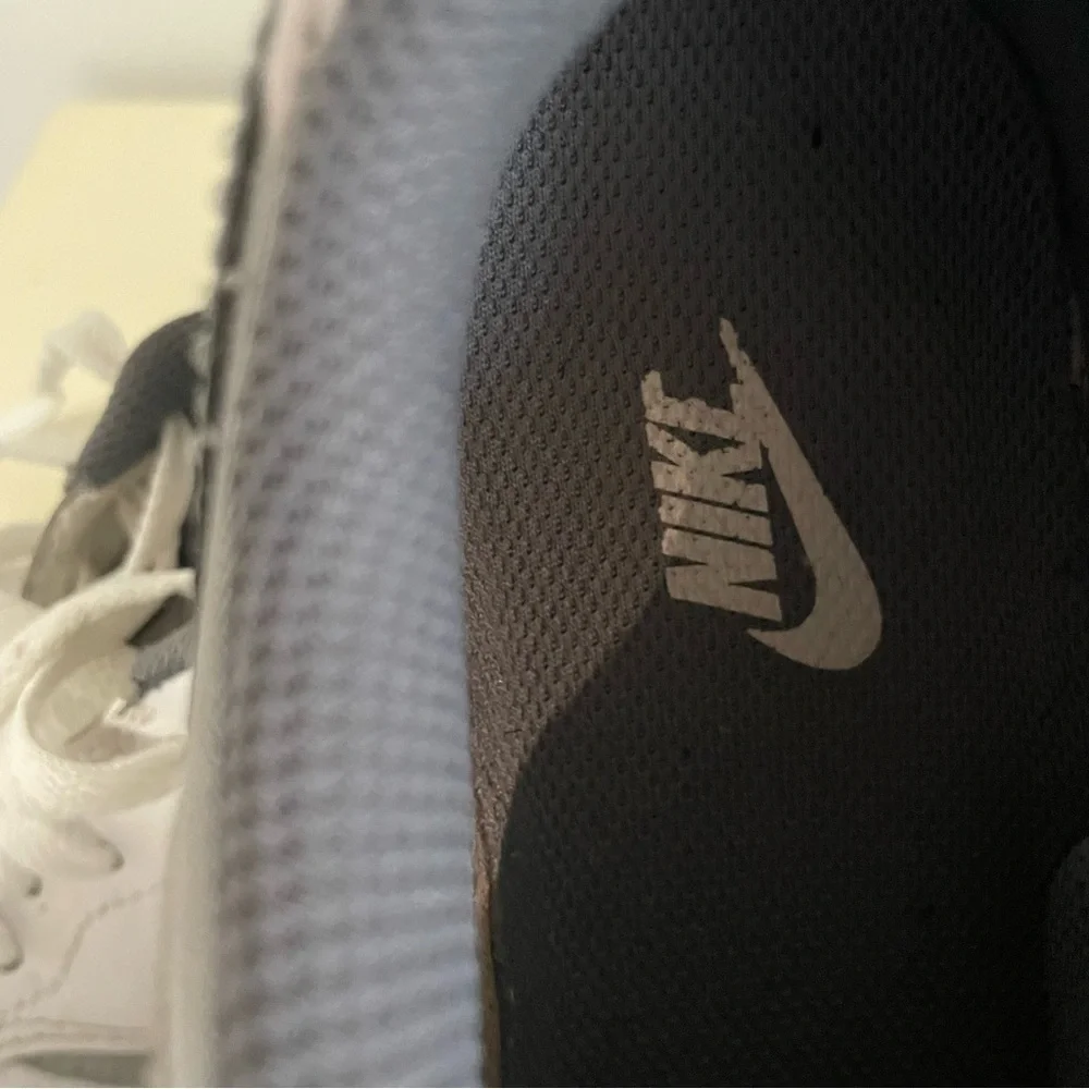 Nike White and Gray woman’s size 6.5 Sneakers - Picture 7 of 8